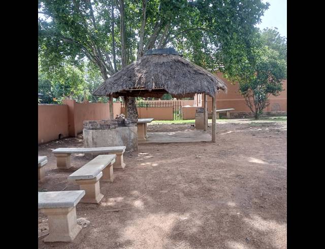 3 BEDROOM APARTMENT FOR SALE IN BOKSBURG CENTRAL
